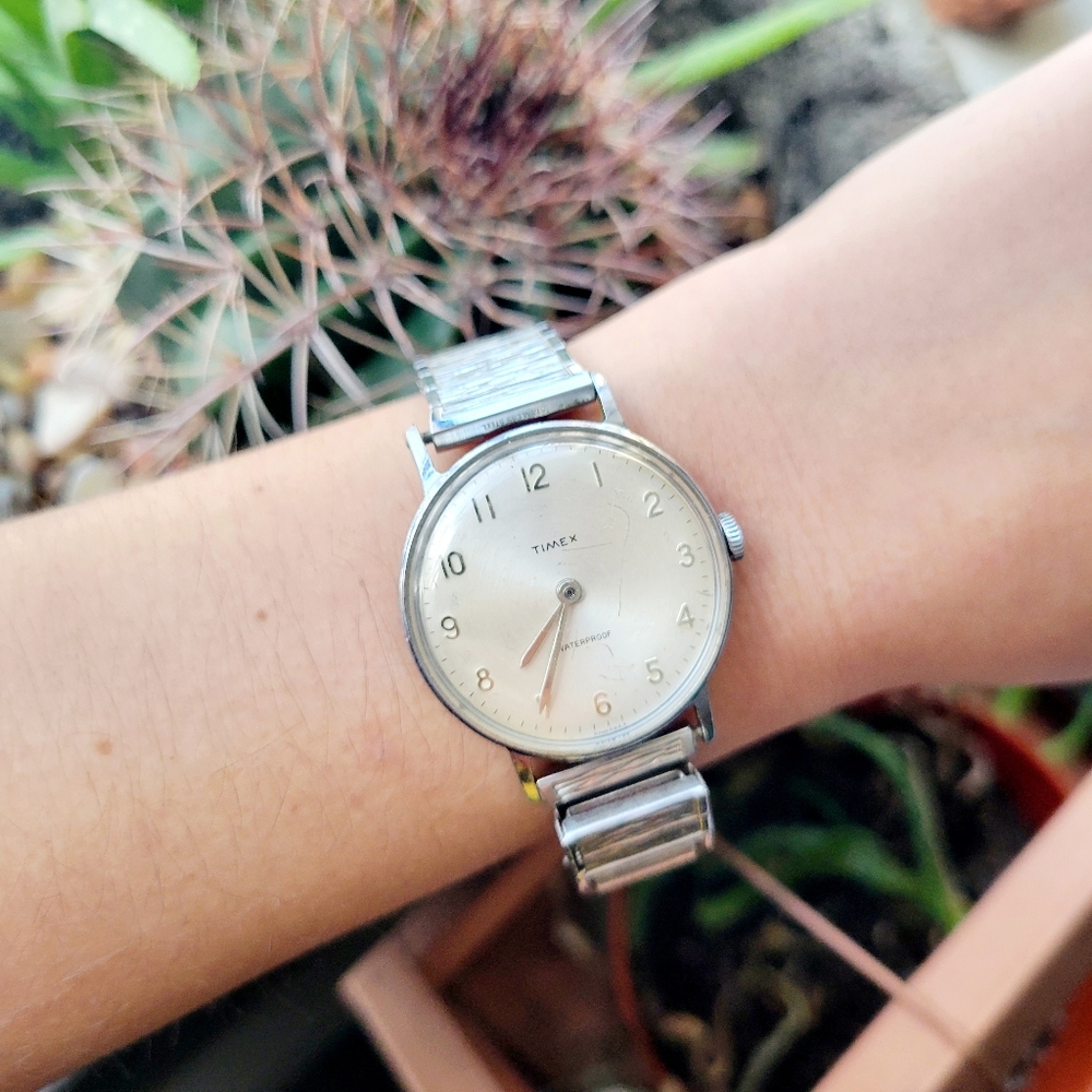 *RARE* Vintage 1960s Timex Marlin Silver Classic Stretch Watch
